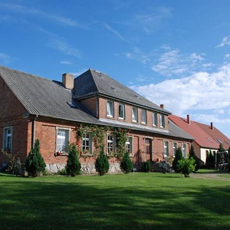 Ferienwohnungen Im Gutshaus Gnies المظهر الخارجي الصورة