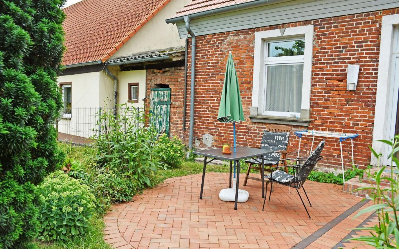 Ferienwohnungen Im Gutshaus Gnies المظهر الخارجي الصورة