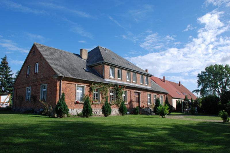 Ferienwohnungen Im Gutshaus Gnies المظهر الخارجي الصورة